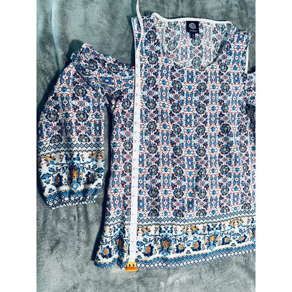 NWOT Bobeau Size XL Floral Patterned Women's‎ Cold Shoulder Top Lightweight - Picture 8 of 9